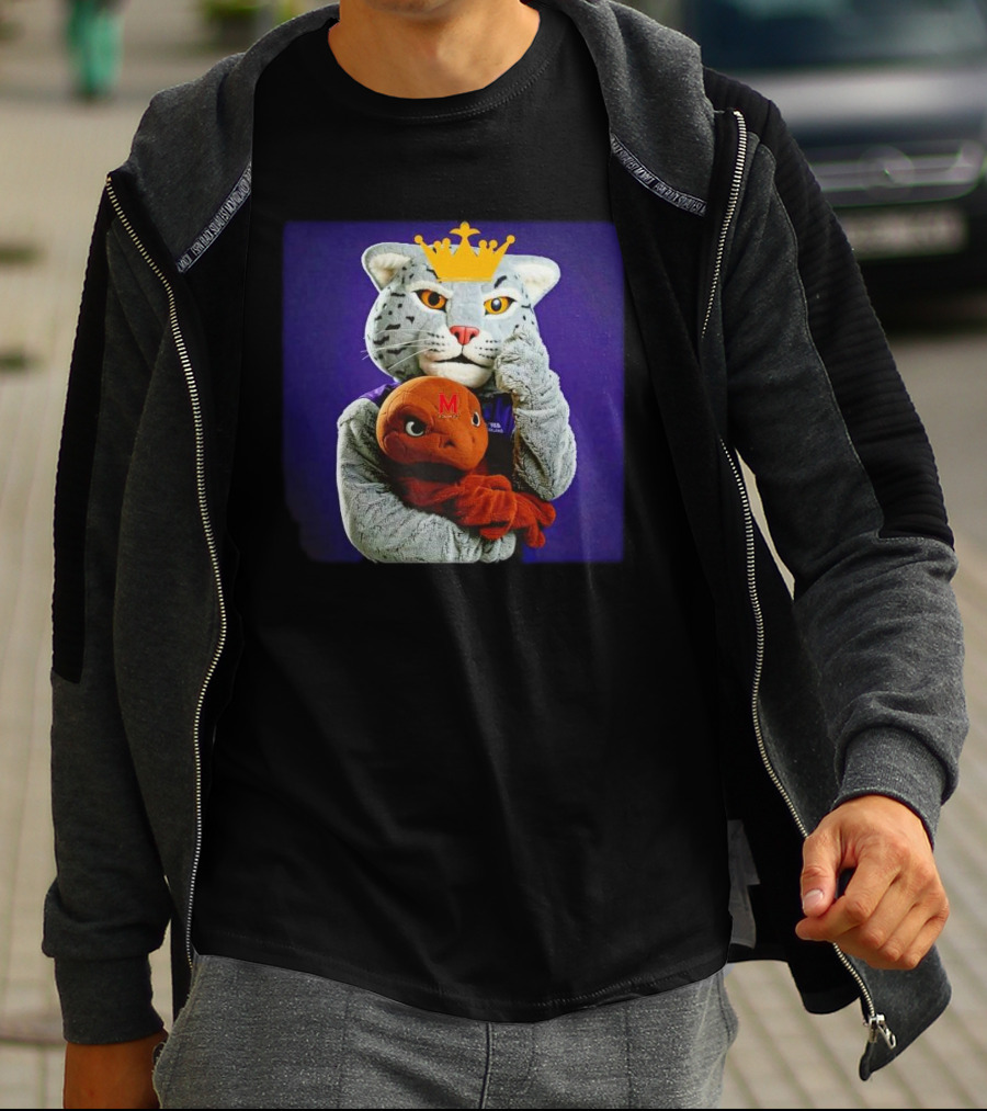 Turtles Beware King Willie Northwestern Wildcats Mascot Holds Terrapin Plush T-Shirt