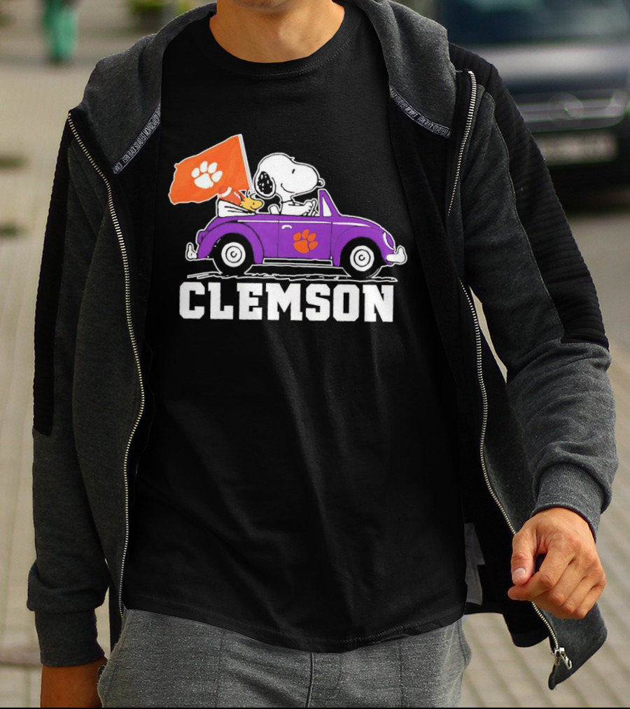 Snoopy And Woodstock In Purple Car With Clemson Flag T-Shirt