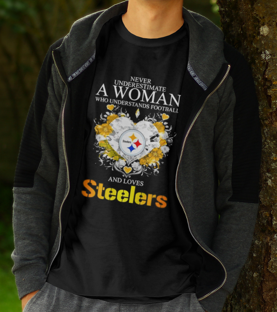 Never Underestimate A Woman Who Understands Football And Loves Steelers Crystal Heart T-Shirt