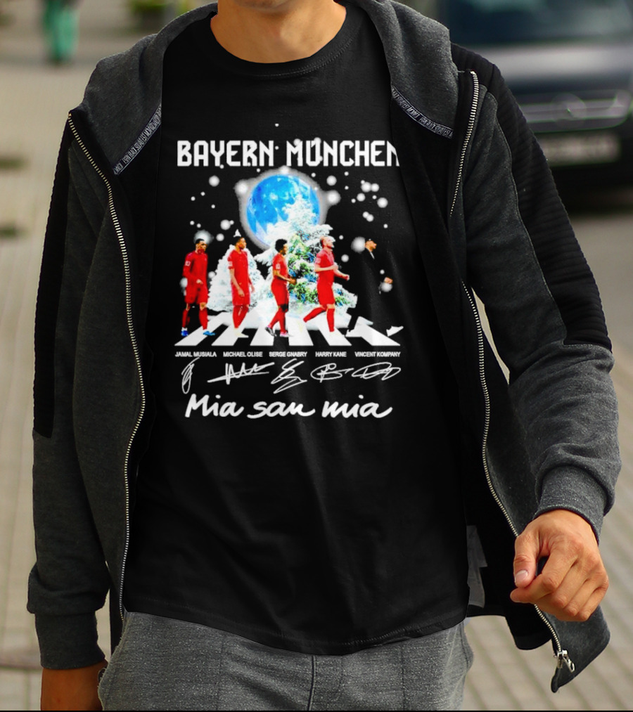 Bayern München Mia San Mia Abbey Road Jamal Musiala Michael Olise Serge Gnabry Harry Kane Vincent Kompany Christmas T-Shirt