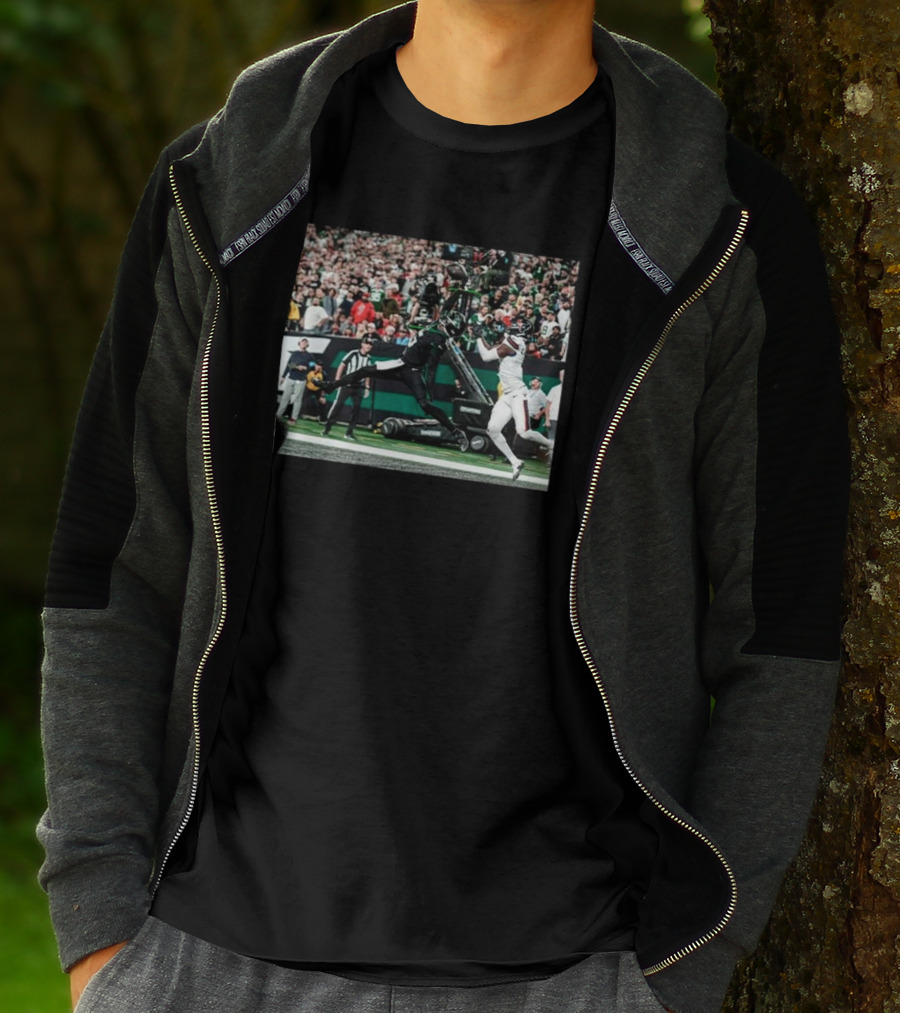 Garrett Wilson One-Handed Touchdown Catch Football Action T-Shirt