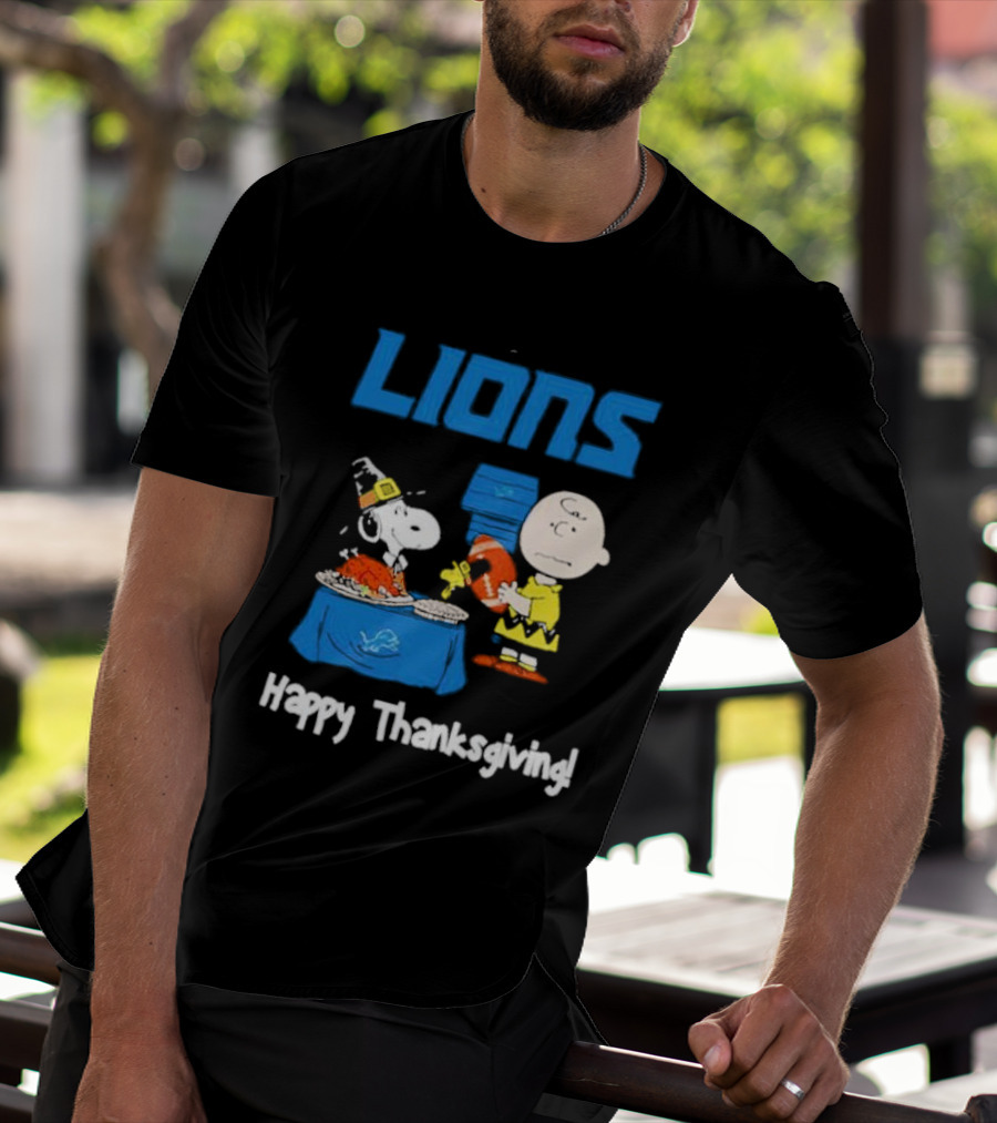 Lions Peanuts Charlie Brown Snoopy Happy Thanksgiving Football Feast T-Shirt
