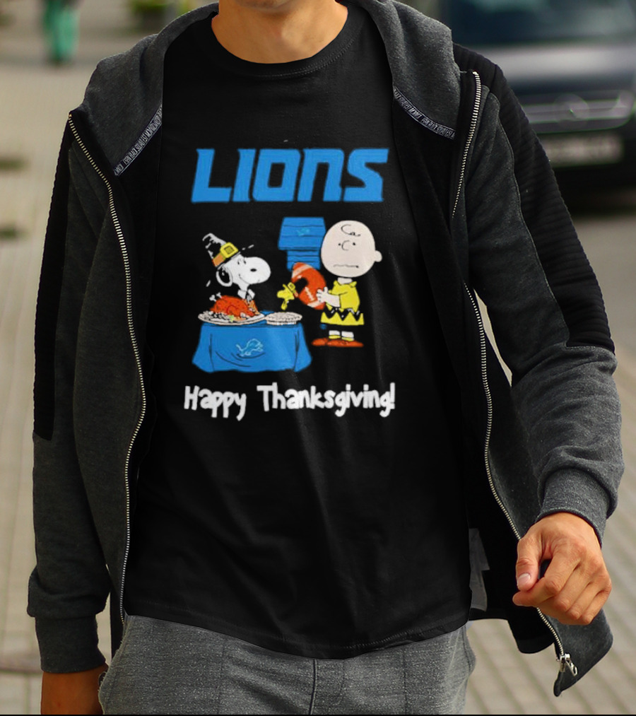 Lions Peanuts Charlie Brown Snoopy Happy Thanksgiving Football Feast T-Shirt