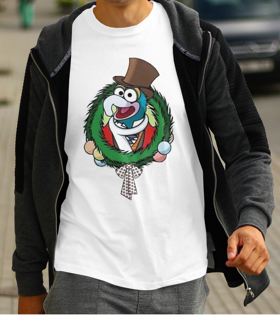 Cute Gonzo The Muppet Christmas Carol Wreath T-Shirt