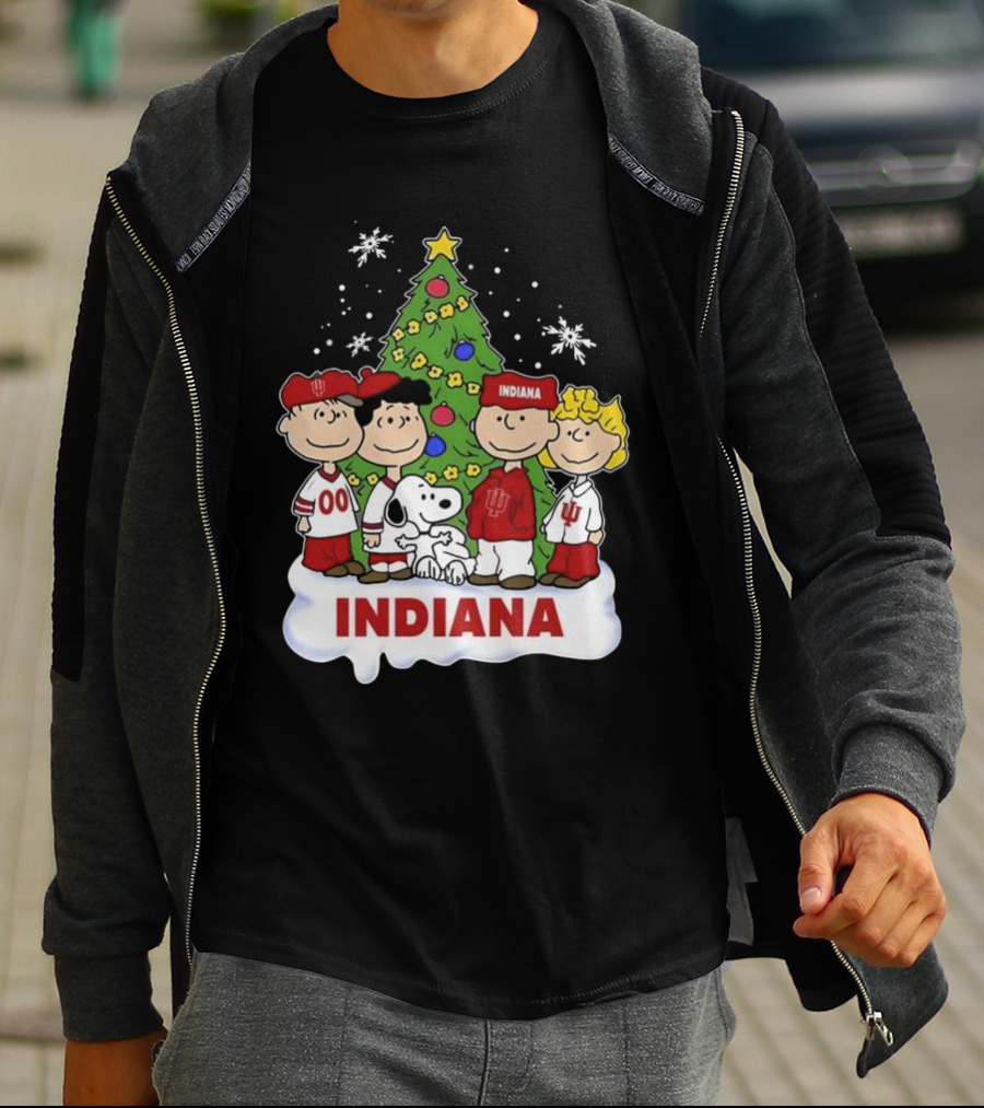 Indiana Hoosiers Snoopy And Friends Christmas Tree Snowflakes T-Shirt