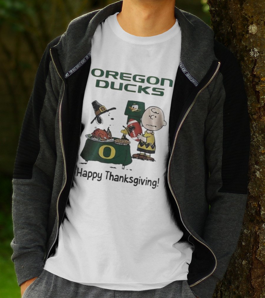 Oregon Ducks Peanuts Happy Thanksgiving Football T-Shirt
