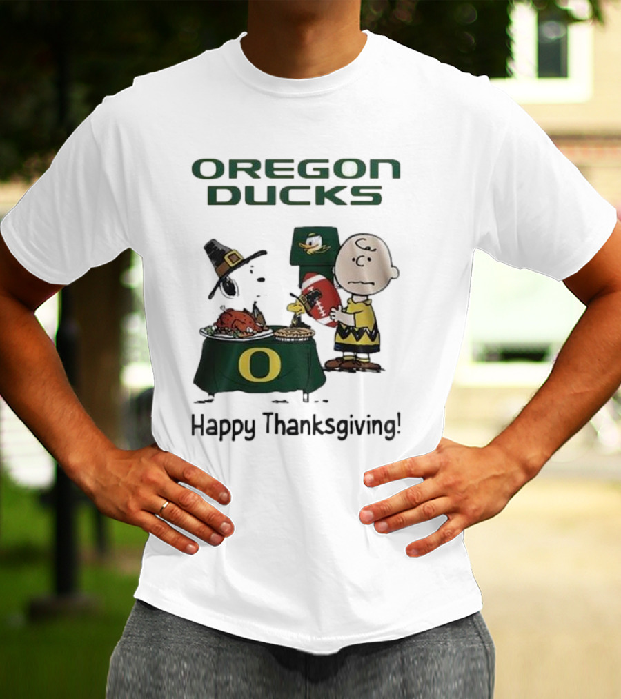 Oregon Ducks Peanuts Happy Thanksgiving Football T-Shirt