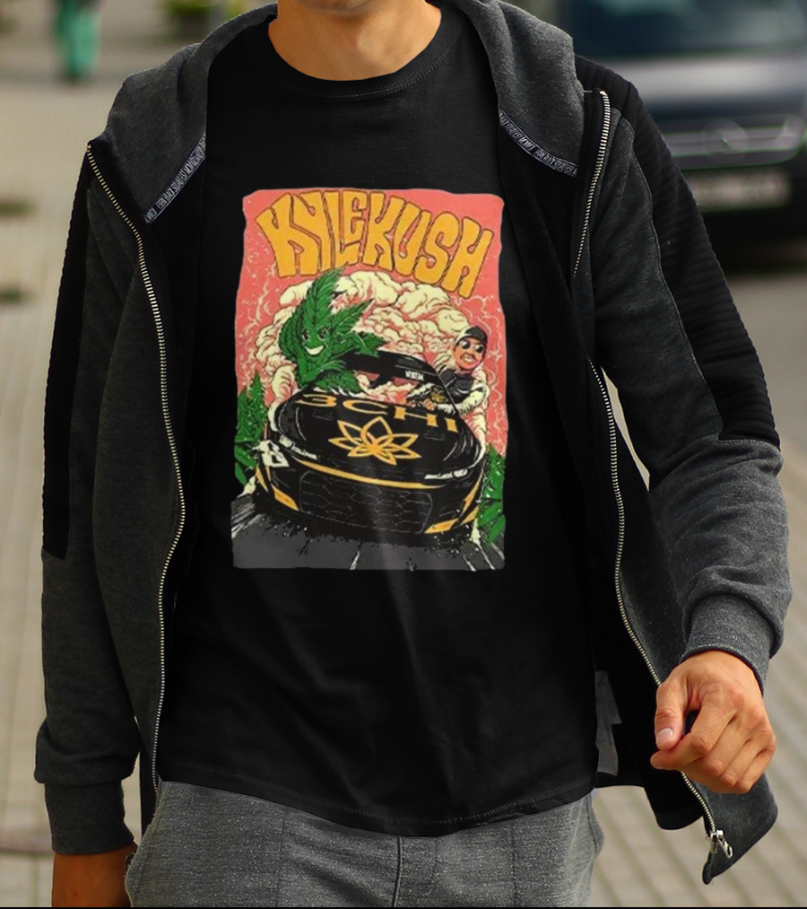 KYLE KUSH WEED RACING CAR SMOKING CLOUDS CHARACTER T-Shirt