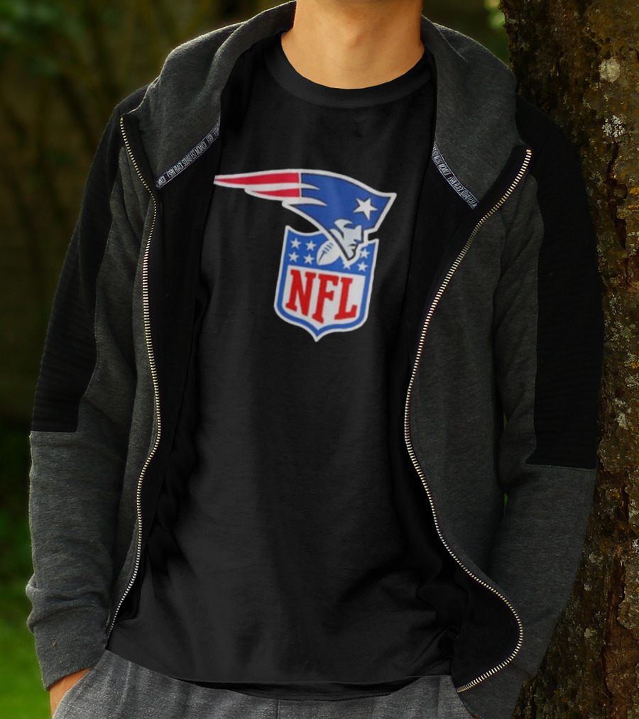 New England Patriots NFL Shield Logo Mashup T-Shirt