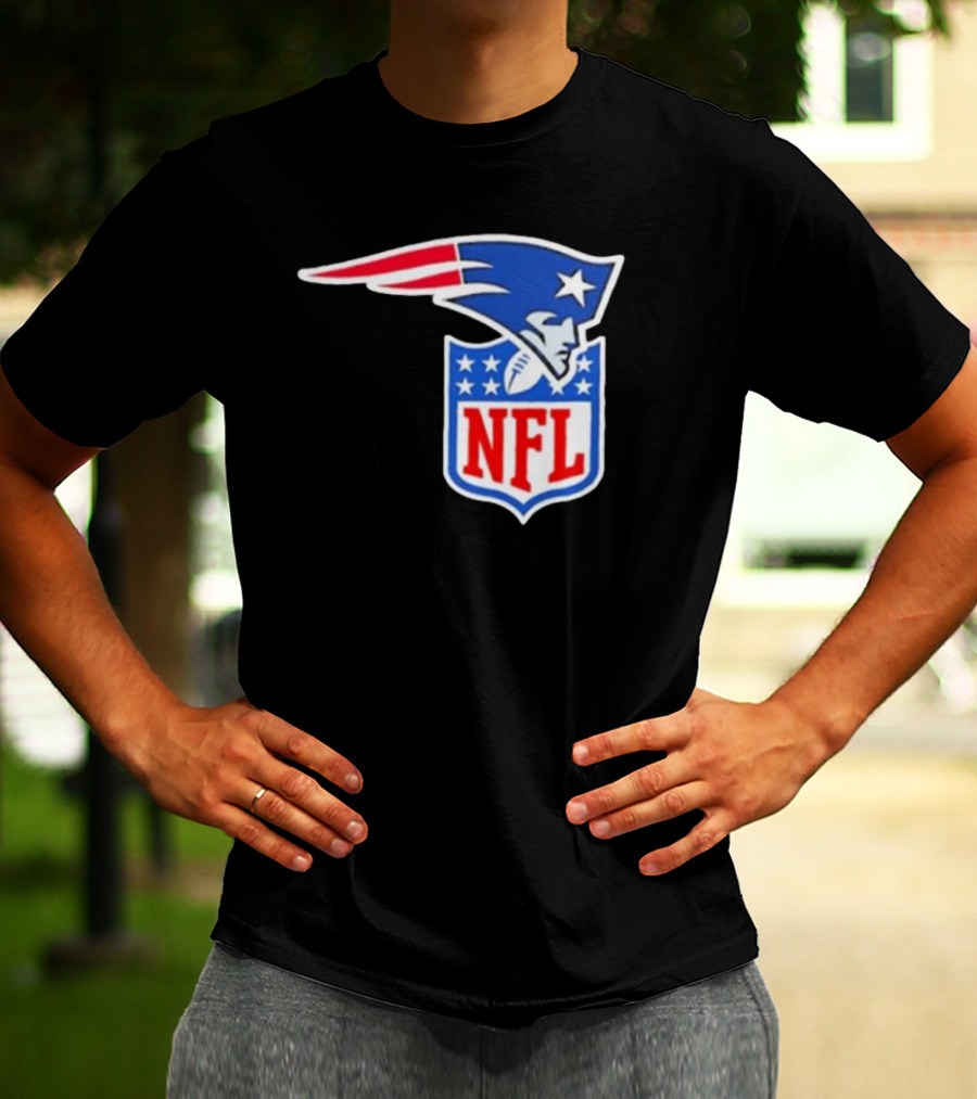 New England Patriots NFL Shield Logo Mashup T-Shirt