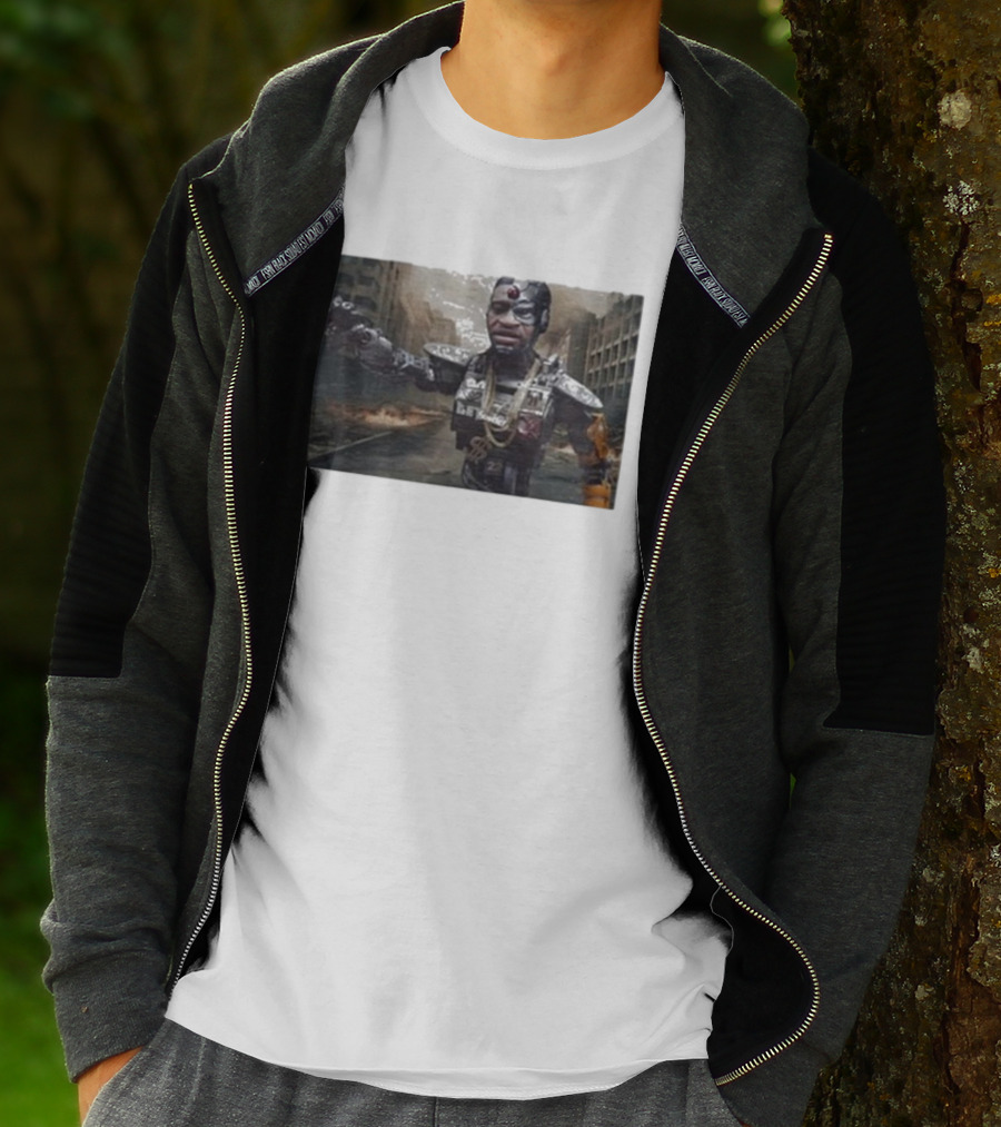 Errl Gangsta Droyd Robot Cyborg In Post-Apocalyptic City Scene T-Shirt