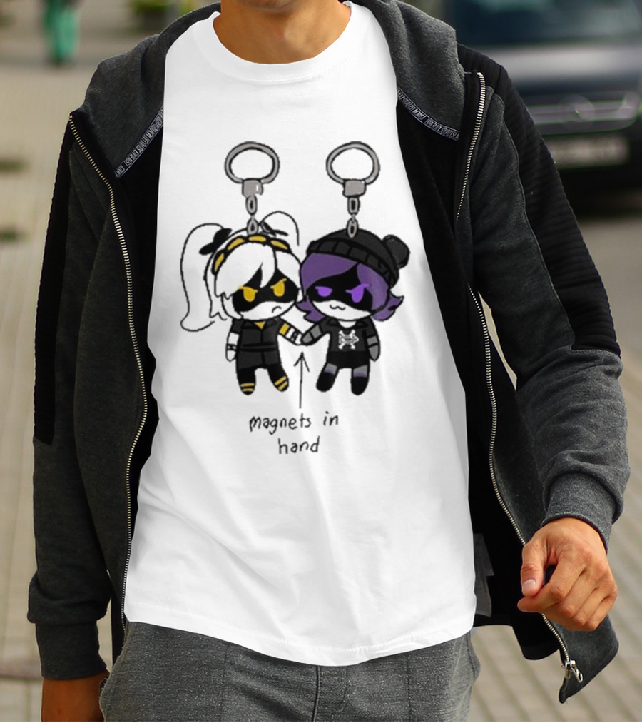 Juzi Chibi Keychain Magnets In Hand T-Shirt