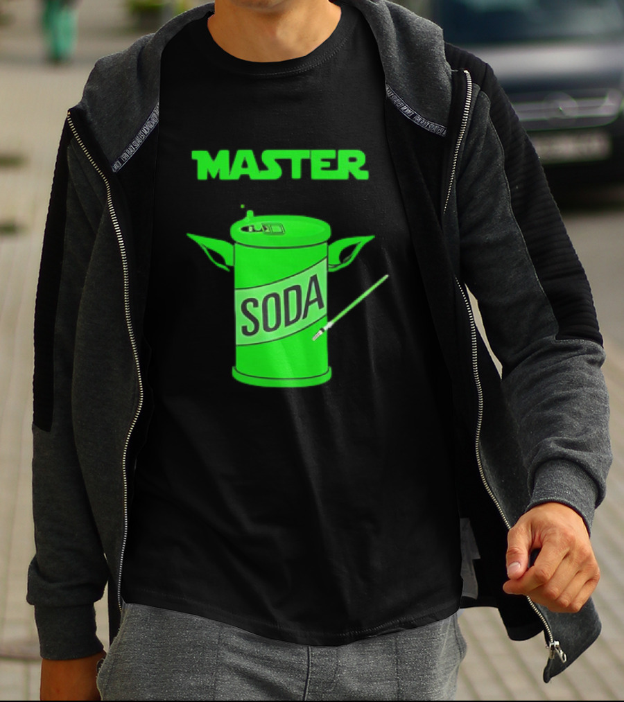 Master Soda Lightsaber Yoda Can T-Shirt