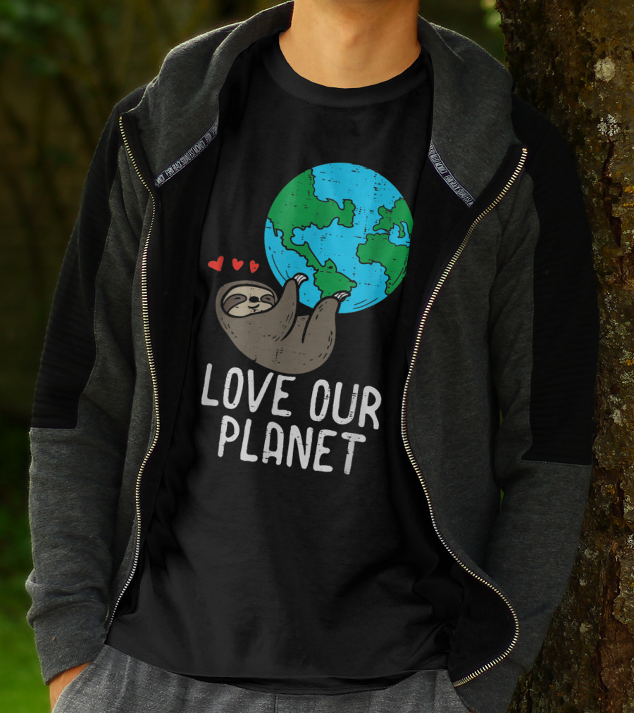 Love Our Planet Sloth Hanging Earth Day Cute Men Hearts Earth T-Shirt