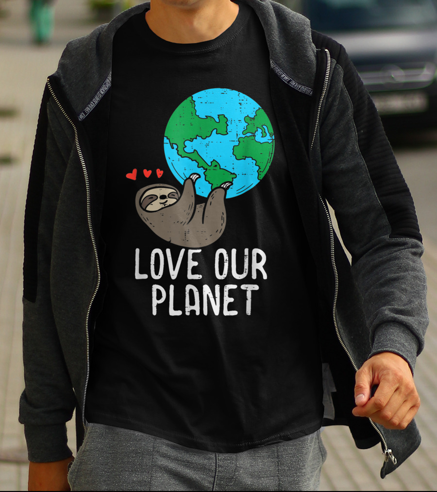 Love Our Planet Sloth Hanging Earth Day Cute Men Hearts Earth T-Shirt