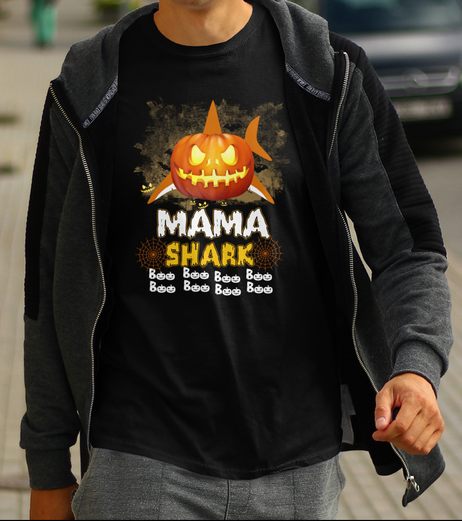 Mama Shark Pumpkin Boo Spooky Halloween Jack-O'-Lantern T-Shirt
