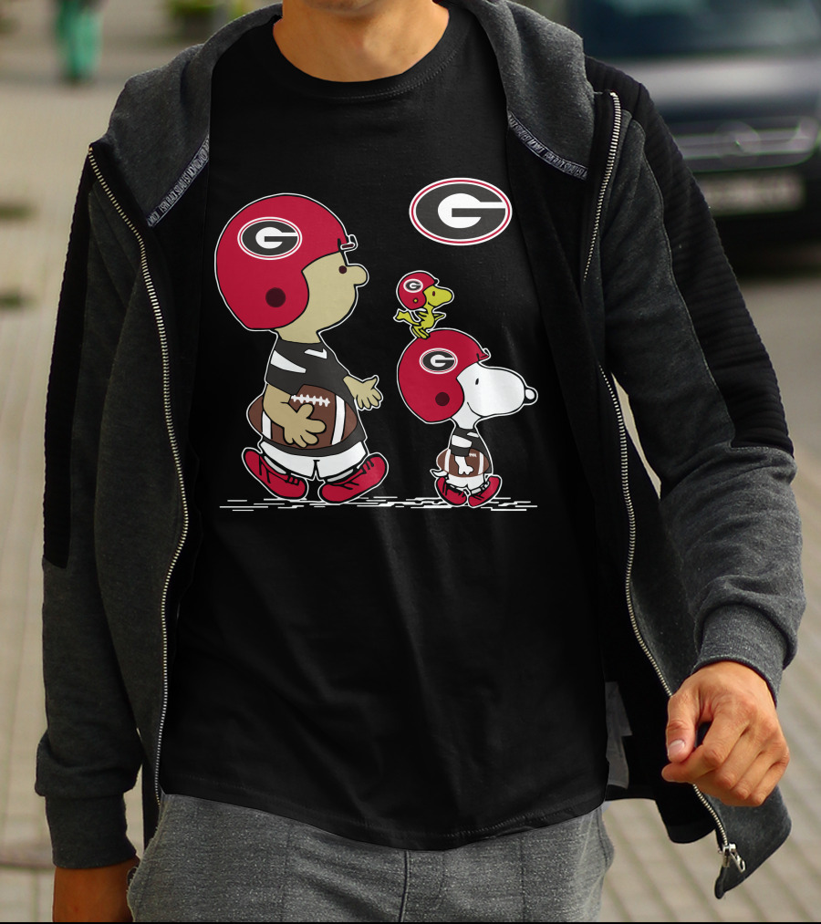 Georgia Bulldogs Snoopy Football Peanuts Cartoon T-Shirt