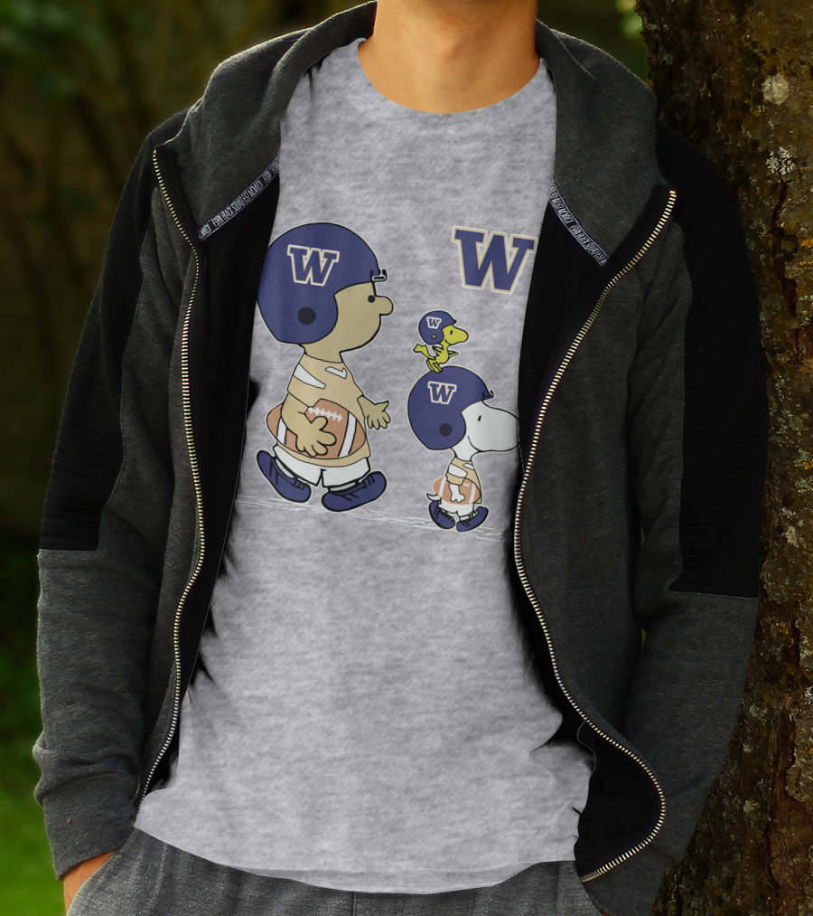 Washington Huskies Peanuts Snoopy Football Team T-Shirt