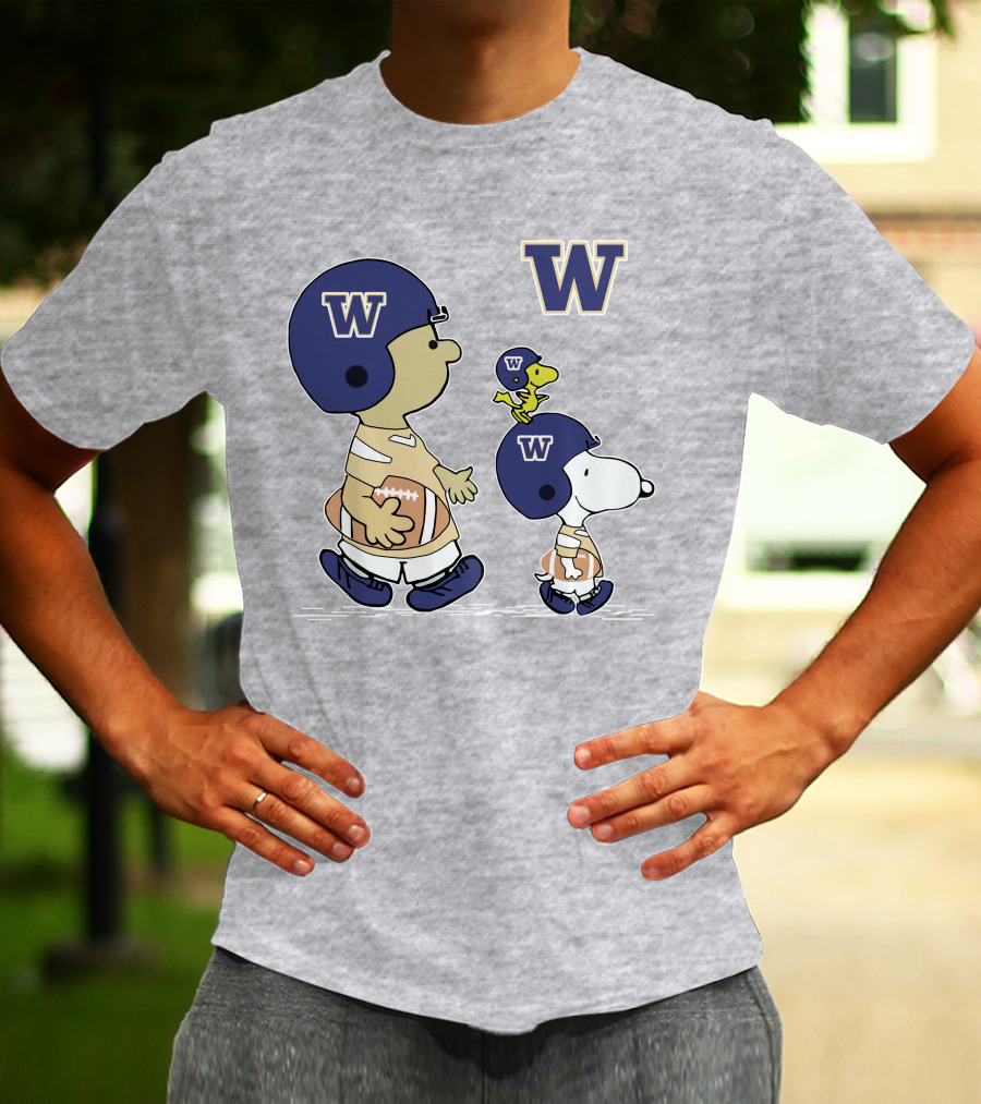Washington Huskies Peanuts Snoopy Football Team T-Shirt