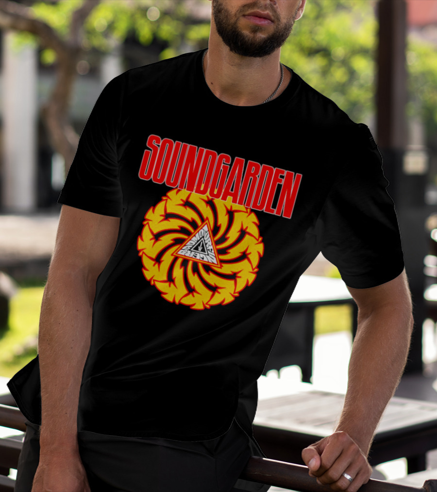 Soundgarden Badmotorfinger Album Cover Iconic Logo Spiral T-Shirt