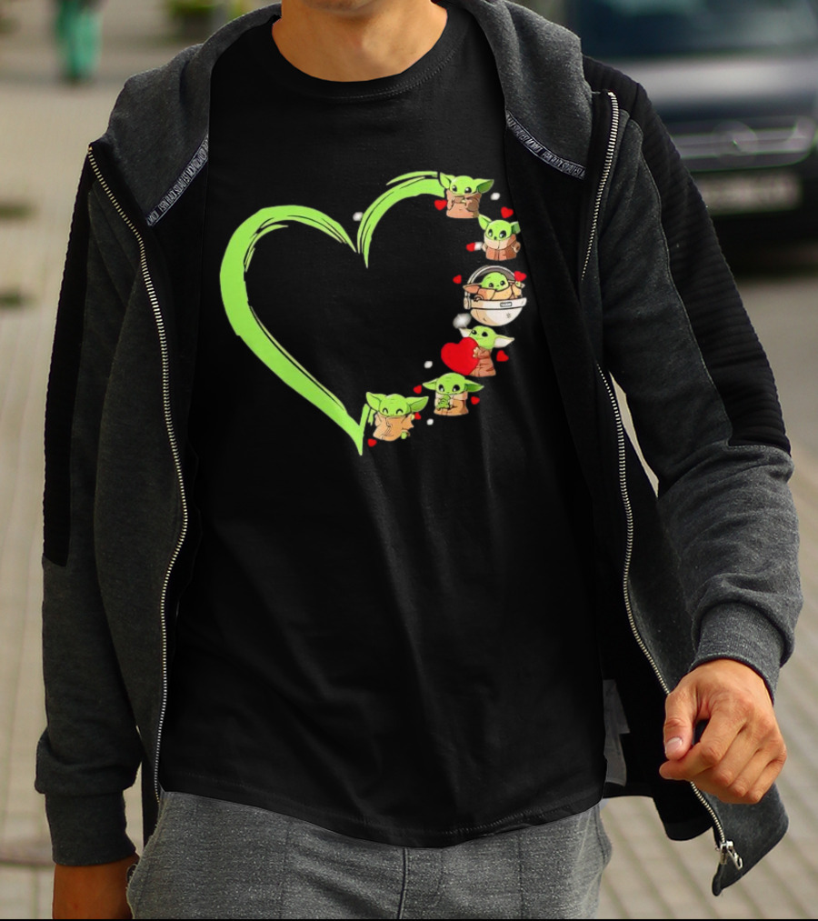 Baby Yoda Cute Heart Green Outline Mandalorian Grogu Love T-Shirt