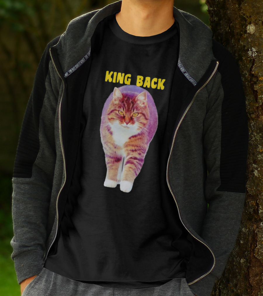 KING BACK Cat Image T-Shirt