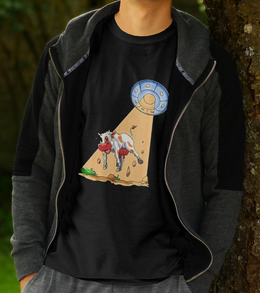 Cow Abduction UFO Alien Cow Abducted Beam Tractor T-Shirt