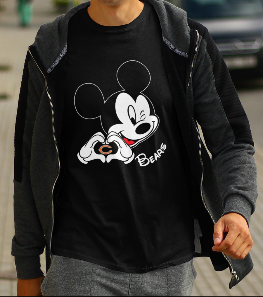 Mickey Heart Chicago Bears Fan T-Shirt