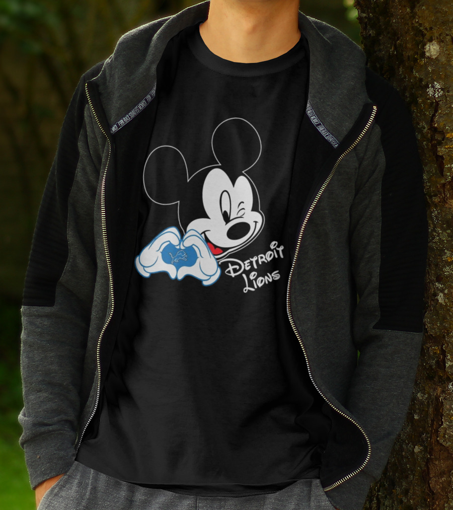 Mickey Detroit Lions Love Heart Gesture T-Shirt
