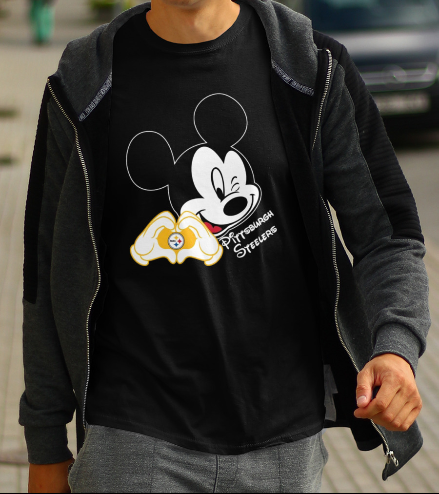 Mickey Mouse Heart Hands Pittsburgh Steelers T-Shirt
