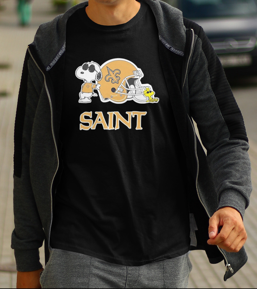 Snoopy Woodstock New Orleans Saints Helmet NFL Saint T-Shirt