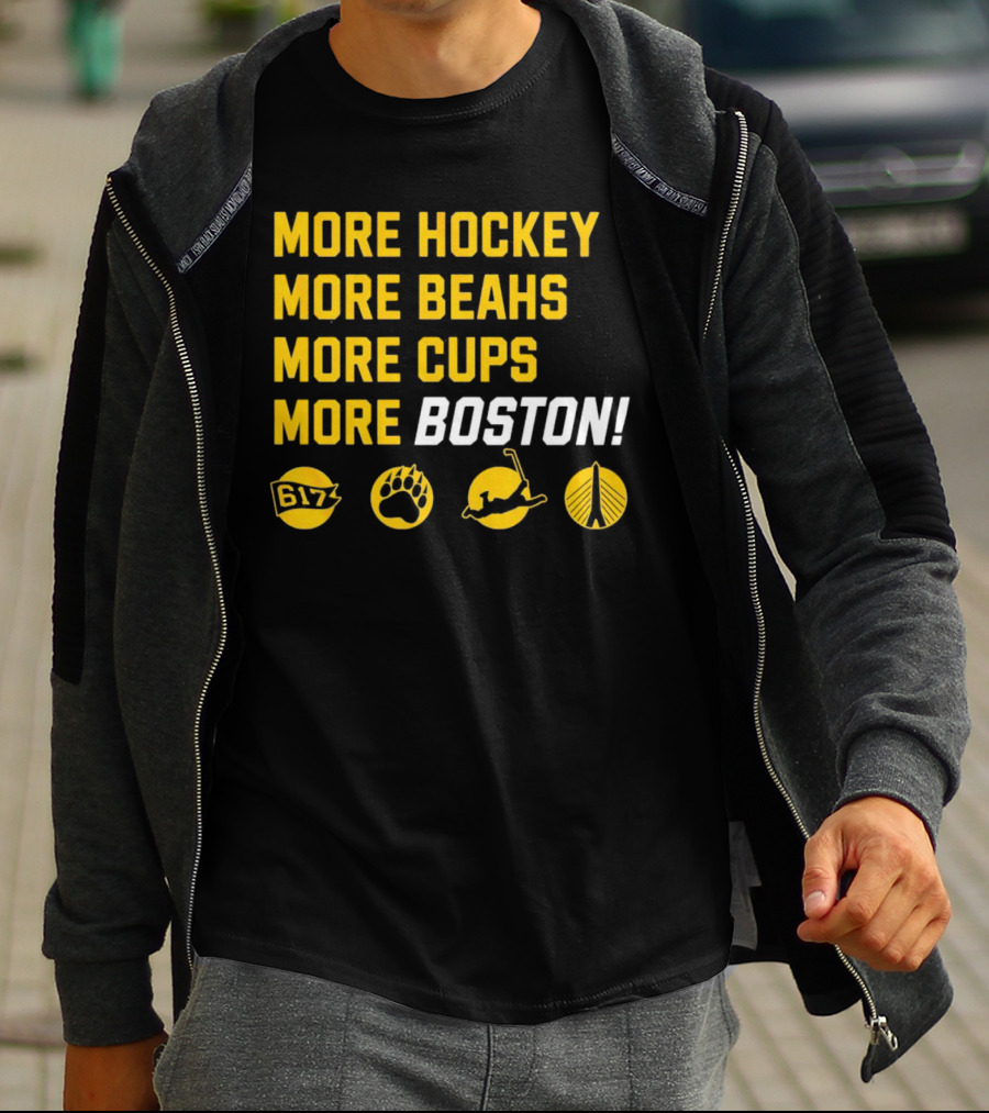 More Hockey More Beahs More Cups More Boston 617 Bear Claw Skater Bridge T-Shirt