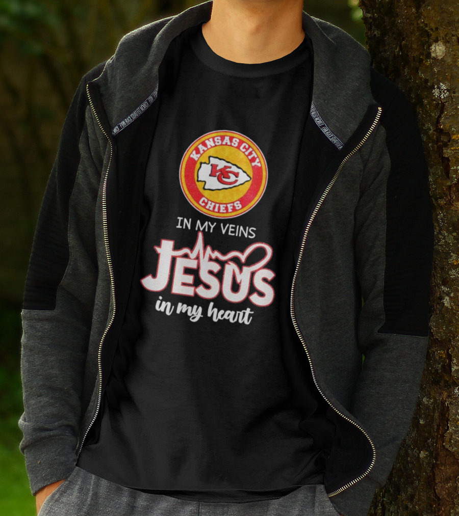 Kansas City Chiefs In My Veins Jesus In My Heart Football Faithful T-Shirt