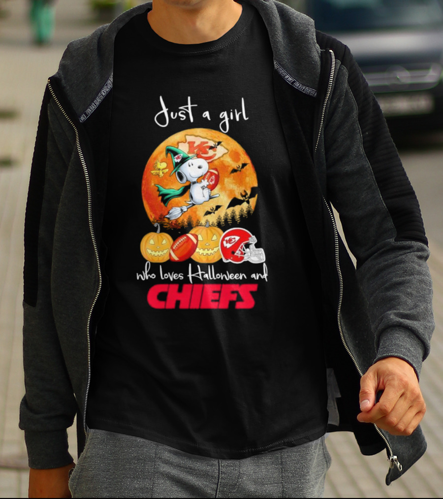 Just A Girl Who Loves Halloween And Chiefs Snoopy Witch T-Shirt