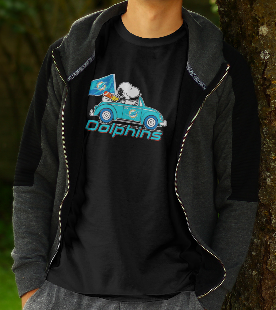 Snoopy And Woodstock Driving Car Miami Dolphins Flag T-Shirt