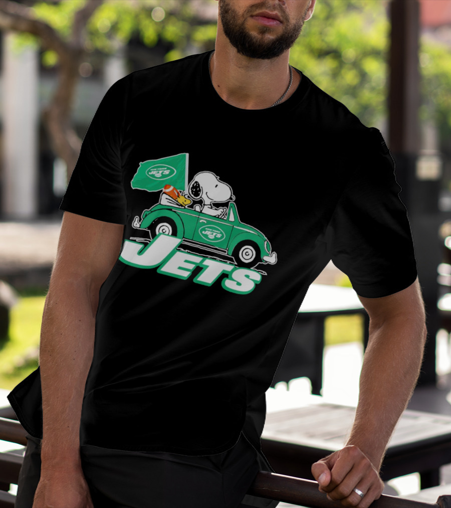 Snoopy And Woodstock Driving New York Jets Car With Flag T-Shirt