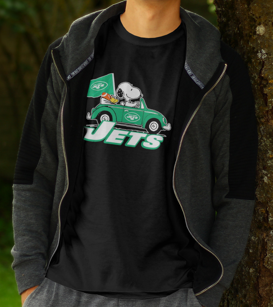 Snoopy And Woodstock Driving New York Jets Car With Flag T-Shirt