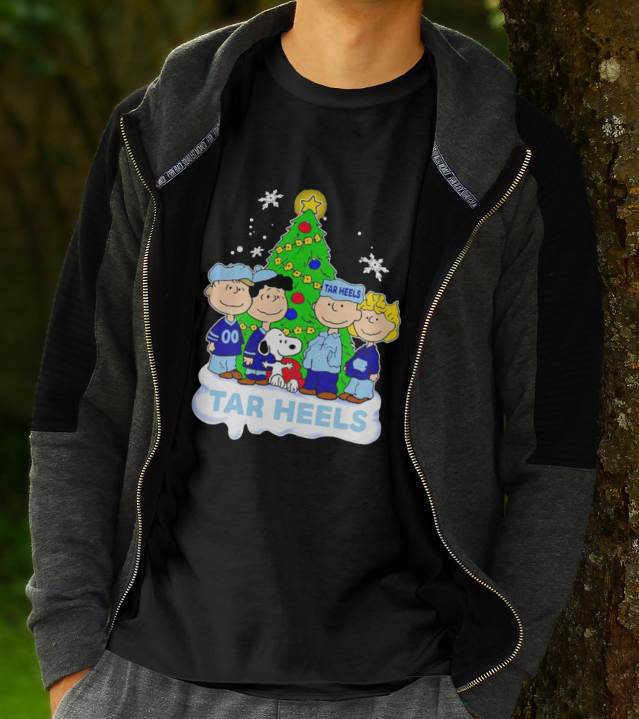 Tar Heels Peanuts Characters By Christmas Tree Holiday Scene T-Shirt