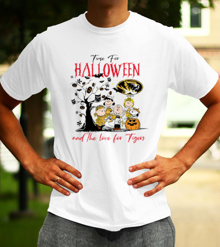 Time For Halloween And The Love For Tigers Peanuts Characters T-Shirt