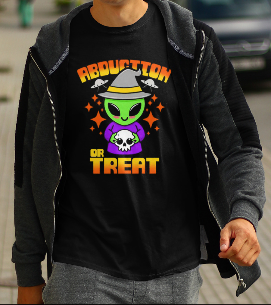 Abduction Or Treat Alien Halloween Witch Hat UFOs T-Shirt