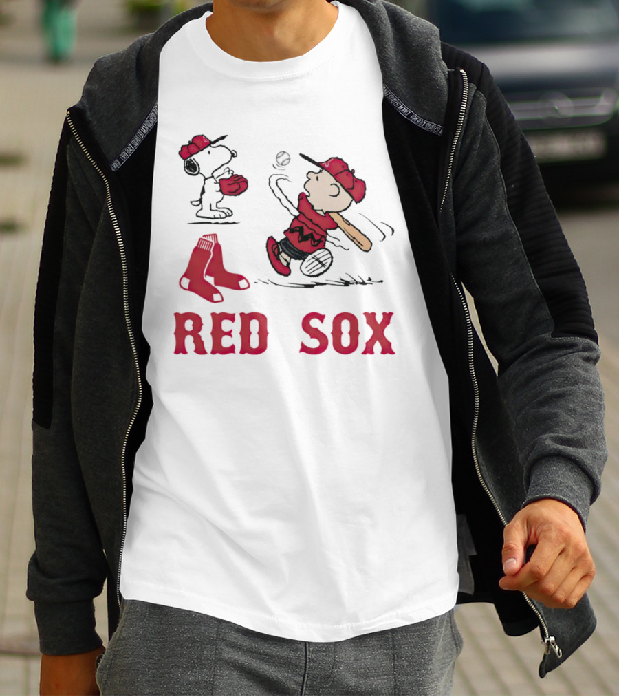 Charlie Brown Snoopy Boston Red Sox Baseball Play Peanuts Characters T-Shirt