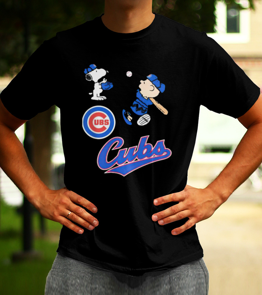 Snoopy And Charlie Brown In Chicago Cubs Baseball Uniforms T-Shirt