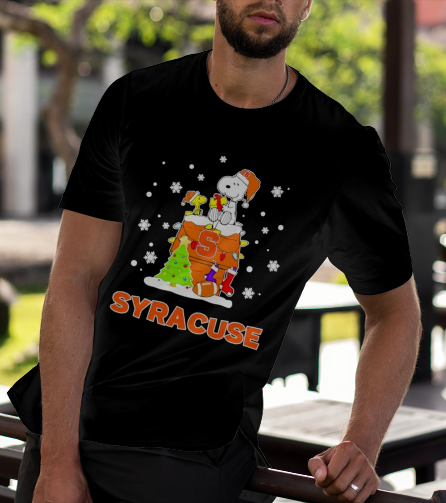 Snoopy And Woodstock On Syracuse Orange Doghouse Christmas Football Scene T-Shirt