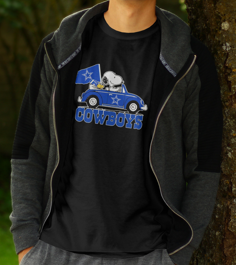 Snoopy And Woodstock Driving Car Cowboys Flag T-Shirt
