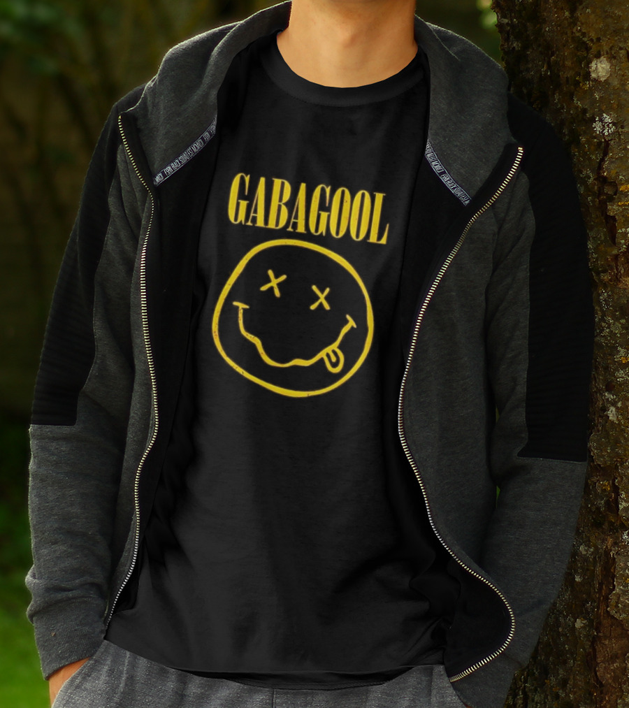 GABAGOOL Smiley Face With Tongue Out And X Eyes T-Shirt