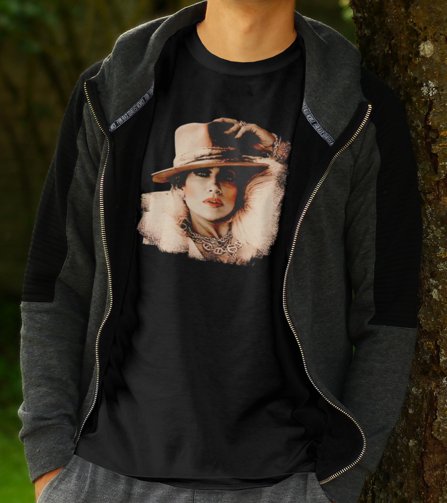 Jennifer Lopez Fur Coat And Hat Style Now T-Shirt