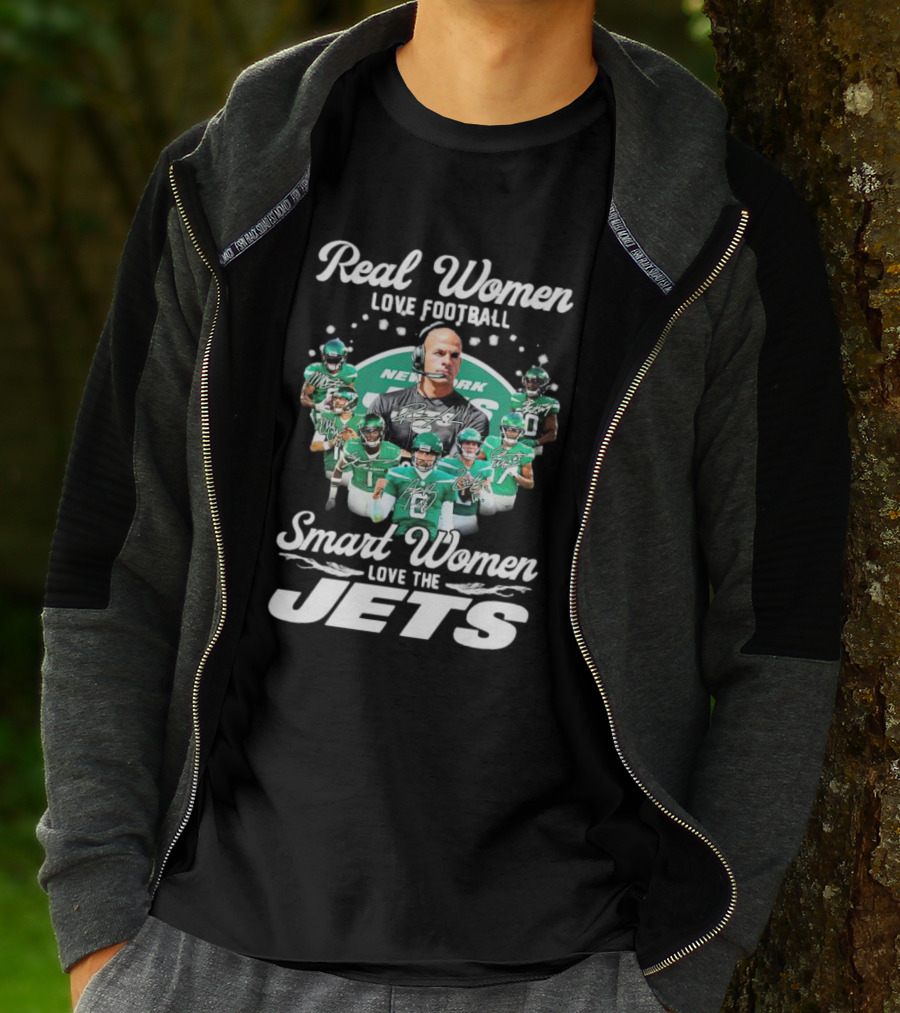 Real Women Love Football Smart Women Love The New York Jets T-Shirt