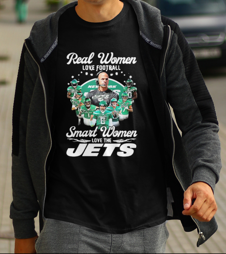 Real Women Love Football Smart Women Love The New York Jets T-Shirt