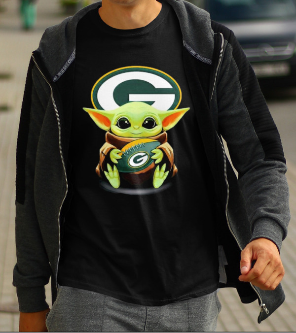 Baby Yoda Green Bay Packers Football Hug T-Shirt