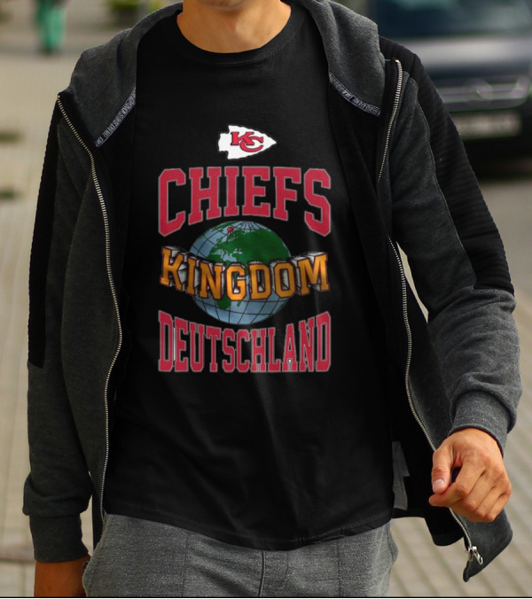 Chiefs Kingdom Deutschland With Kansas City Arrowhead Logo And Globe T-Shirt